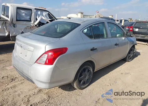 2015 Nissan Versa 1.6 S z USA, uszkodzony, nr VIN 3N1CN7AP5FL805851